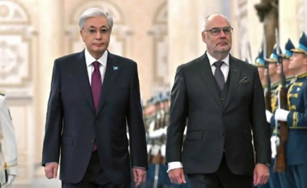 Как «ксендзы» из Таллина ездили Токаева охмурять — причем на русском